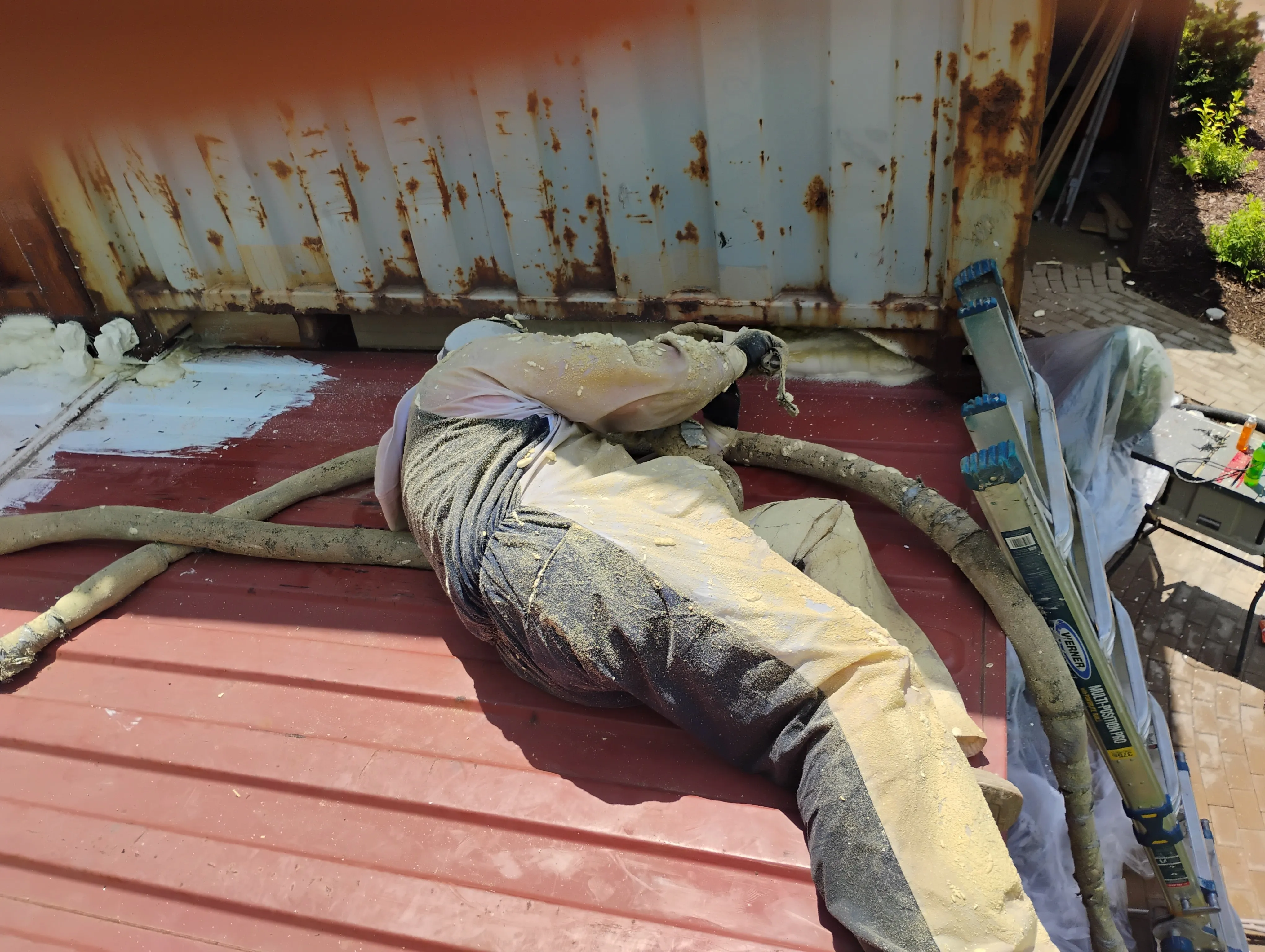 Spray foam insulation work in framing